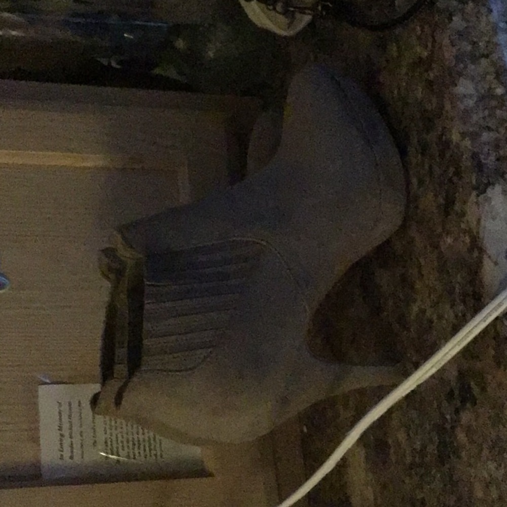 boots - Picture 2 of 2